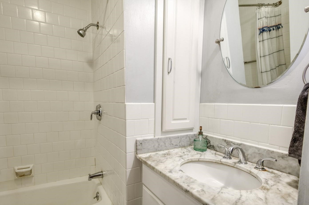 256 Hampshire St # 3