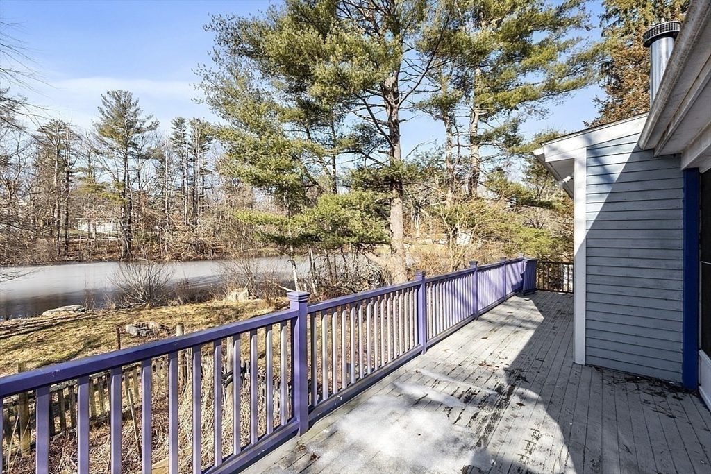 253C School St Aka Pond Ridge Dr