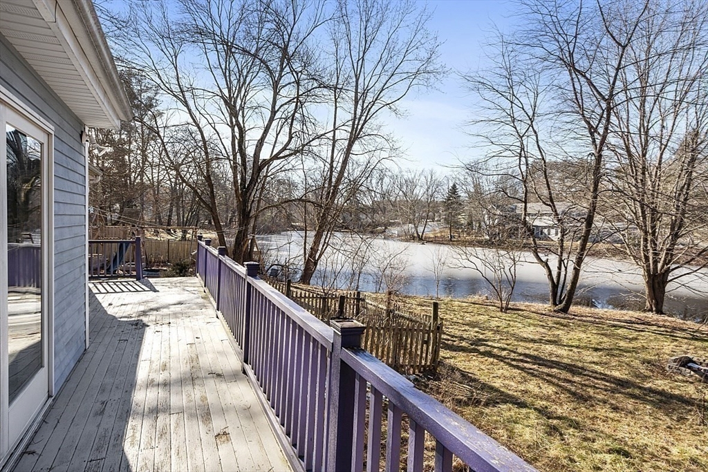 253C School St Aka Pond Ridge Dr