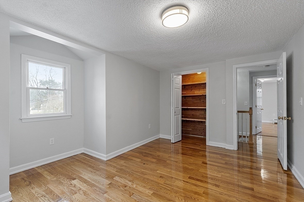 253C School St Aka Pond Ridge Dr