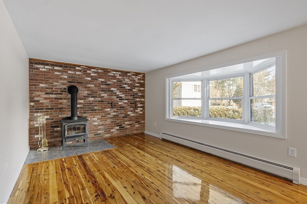 253C School St Aka Pond Ridge Dr