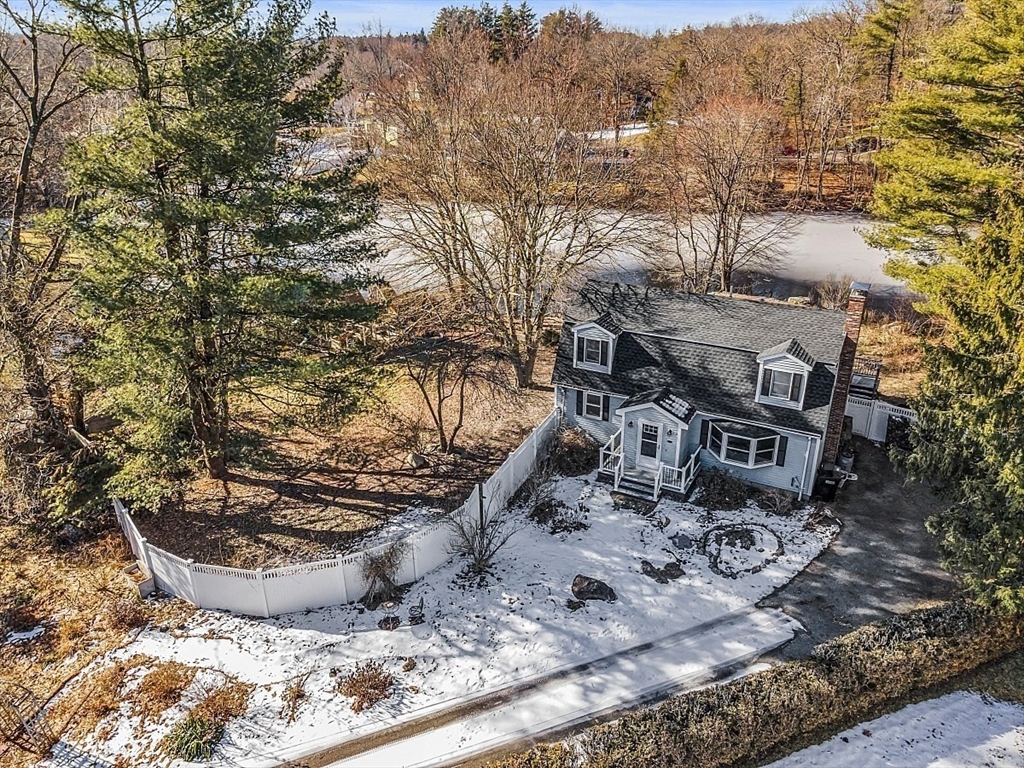 253C School St Aka Pond Ridge Dr