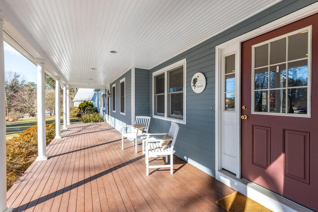 16 Evergreen Way