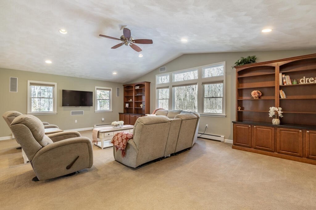 16 Evergreen Way