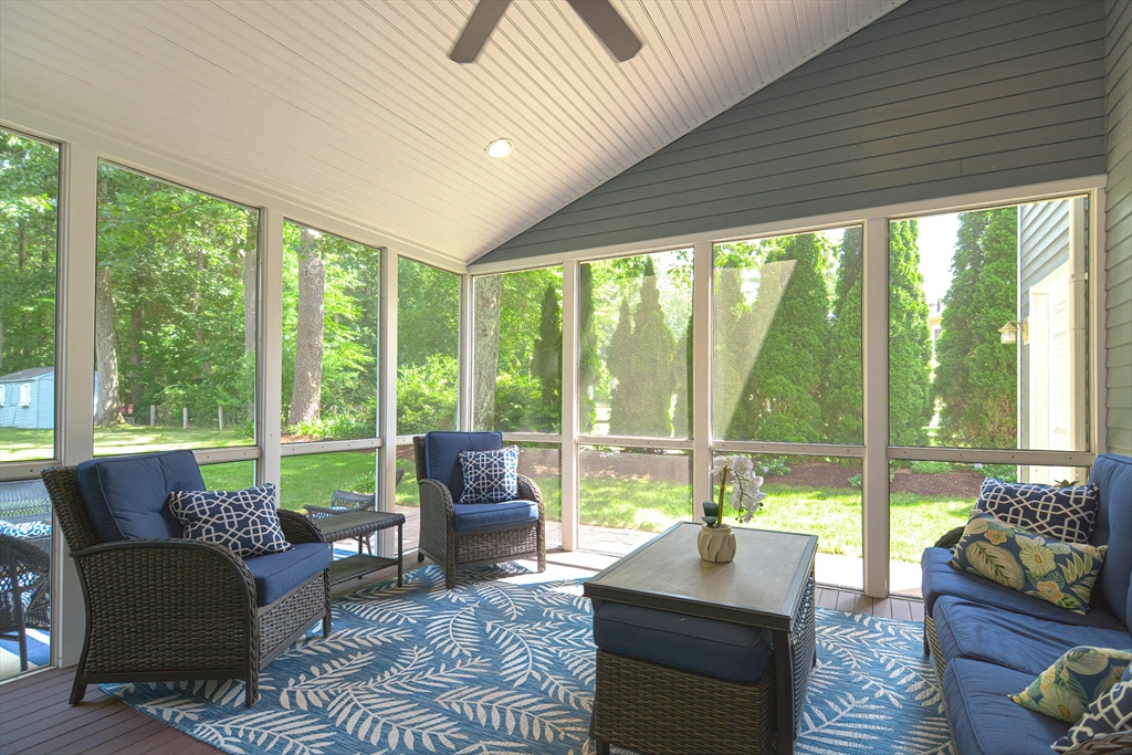 16 Evergreen Way