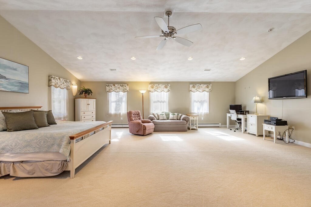 16 Evergreen Way