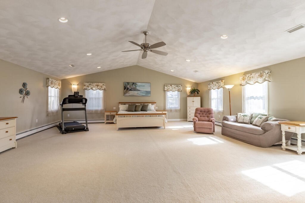 16 Evergreen Way