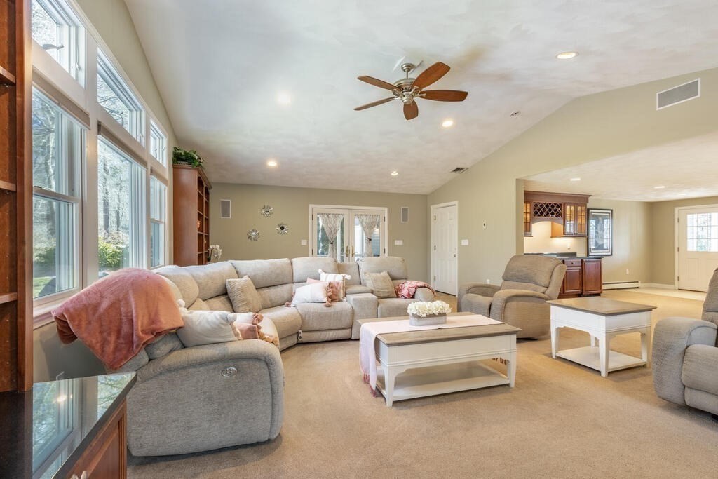 16 Evergreen Way