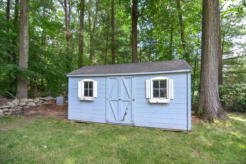 16 Evergreen Way