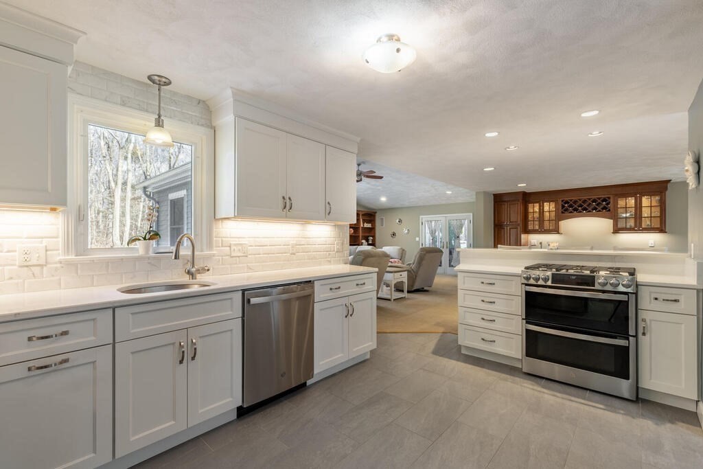 16 Evergreen Way