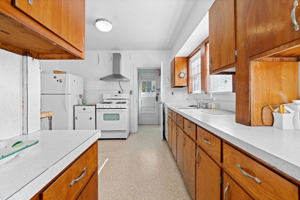 52-54 Rangeley Rd.