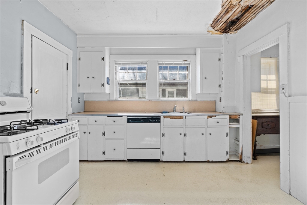 52-54 Rangeley Rd.