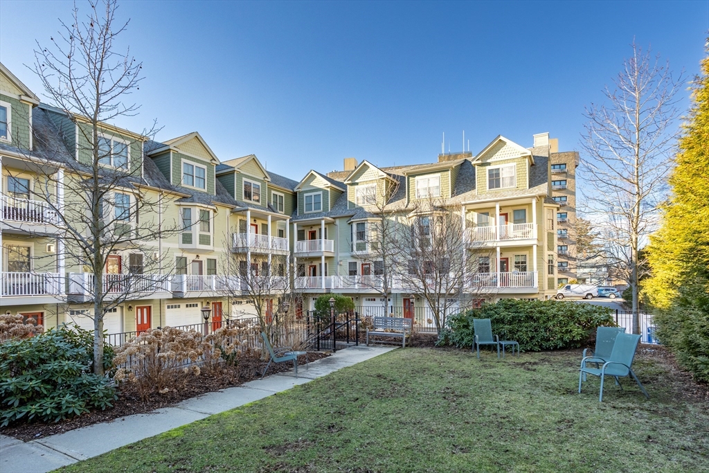 18 Weston Avenue # 2