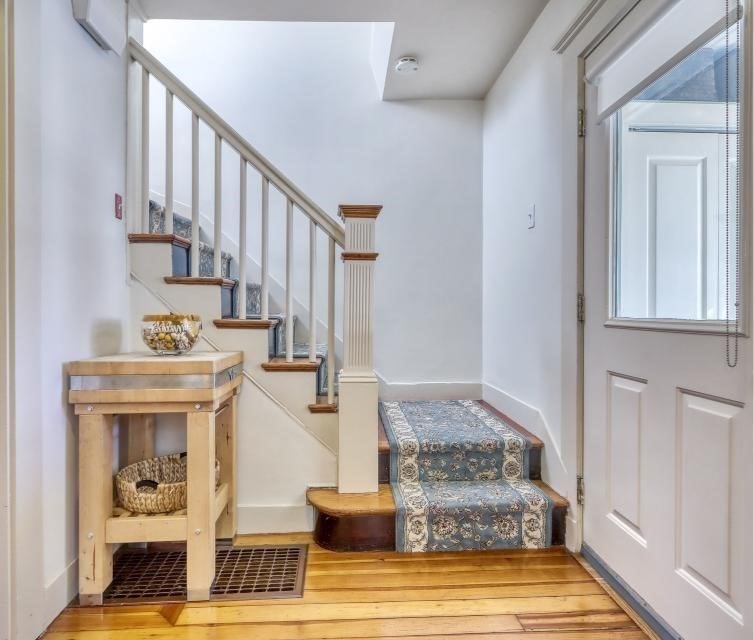 17 Russell Rd