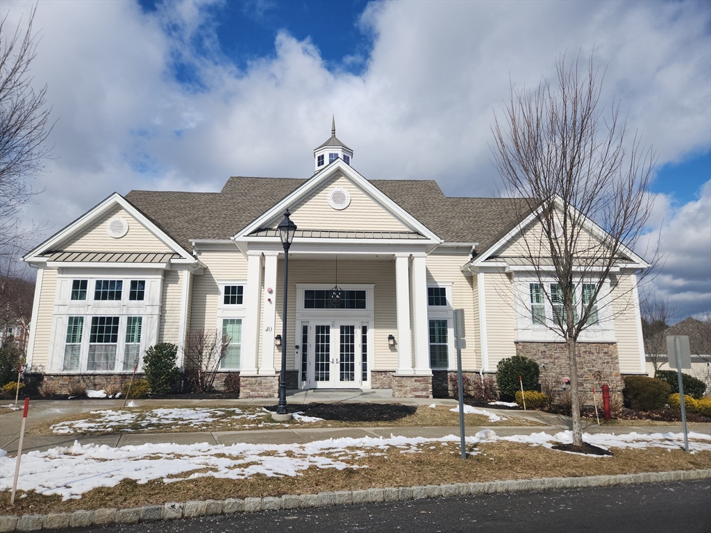 104 Deacon Shattuck Way # 104