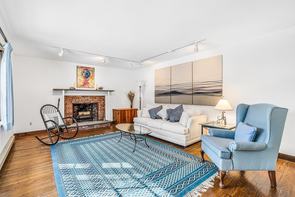 37 Eliot Dr