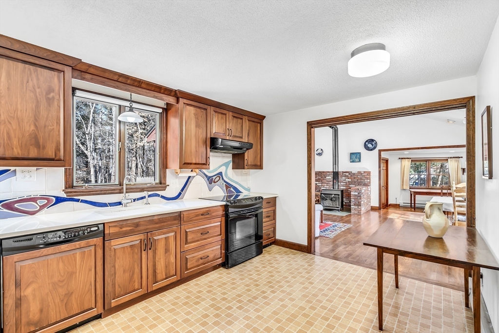 37 Eliot Dr