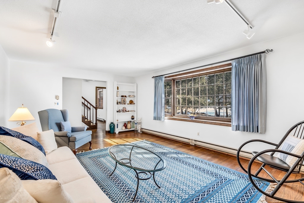 37 Eliot Dr