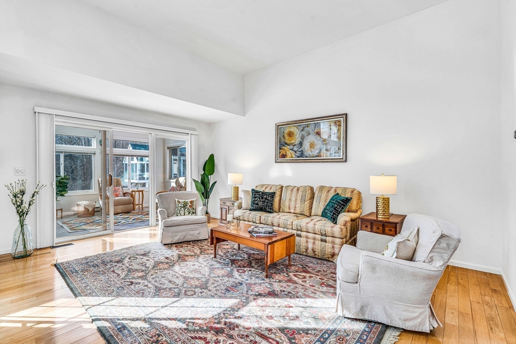 9 Brewster Lane # 9