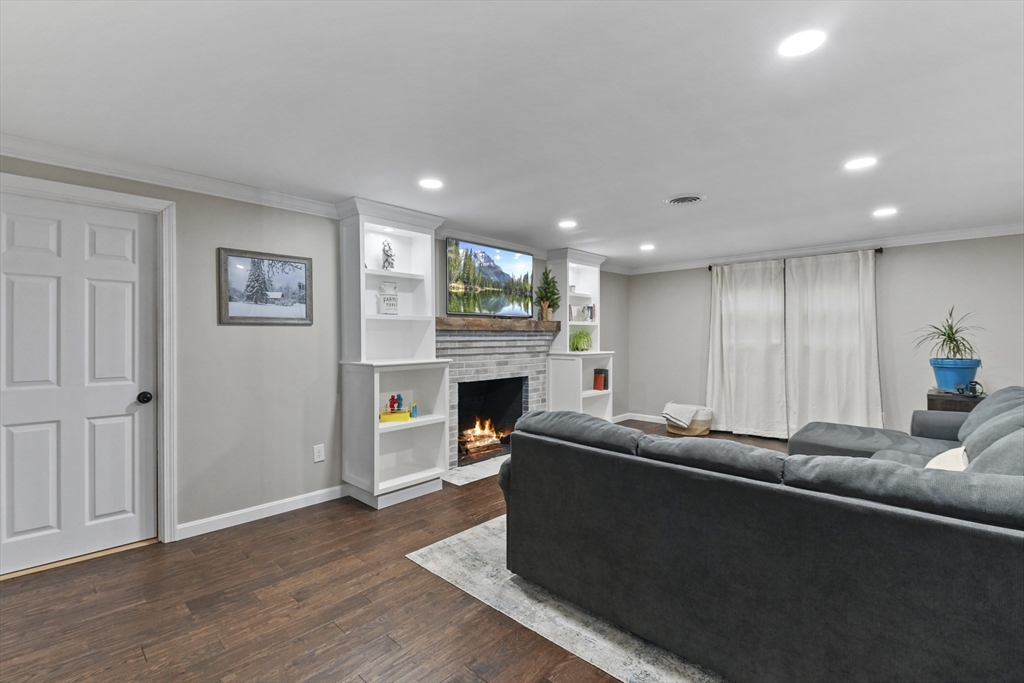 148 Lunenburg Rd