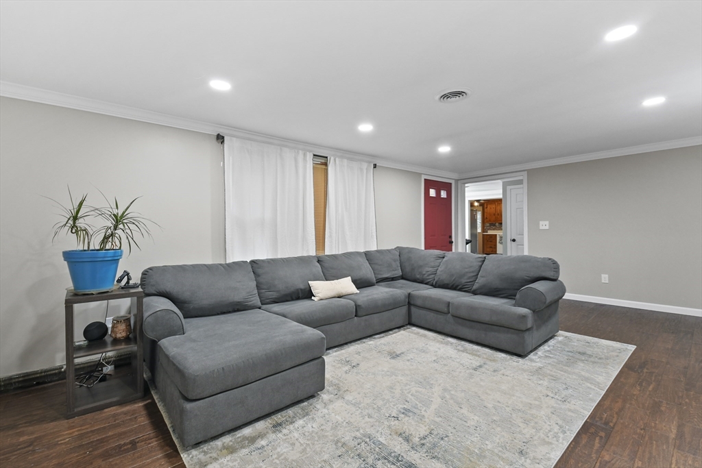 148 Lunenburg Rd