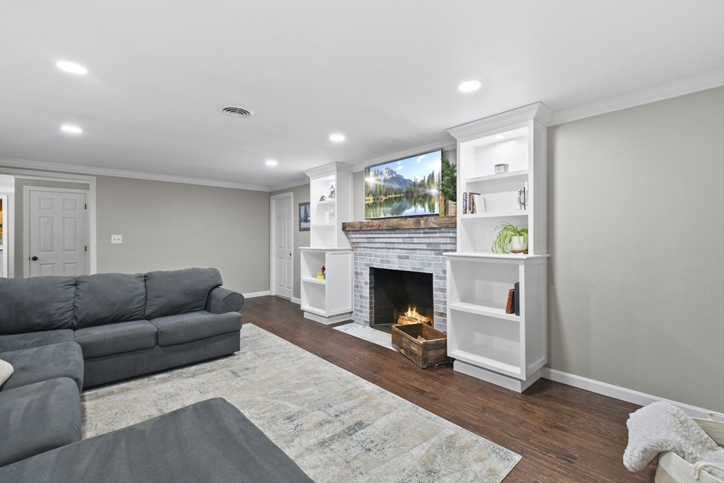 148 Lunenburg Rd