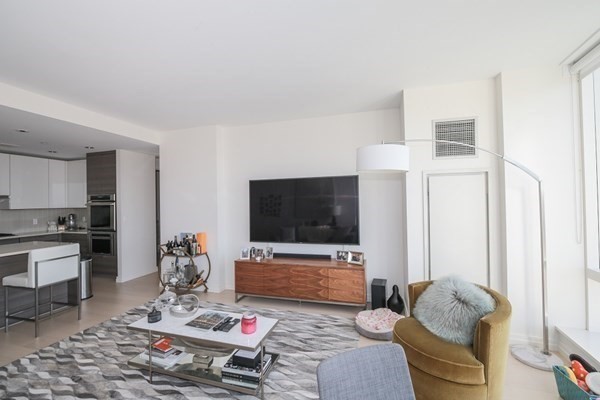 1 Franklin Street # 2801