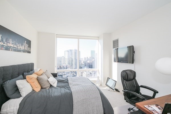 1 Franklin Street # 2801