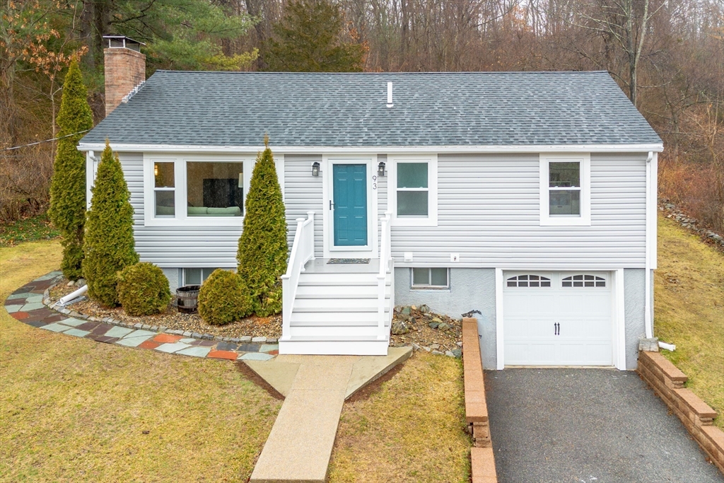 93 Russell St