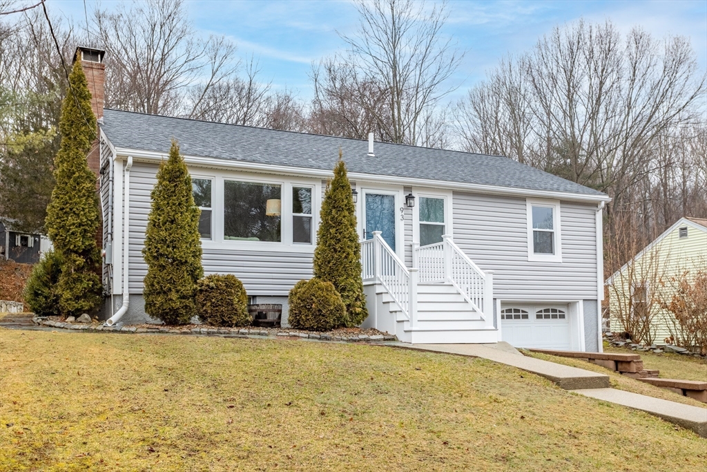 93 Russell St