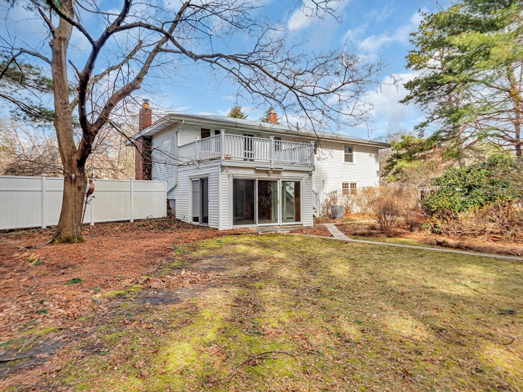 11 San Mateo Dr