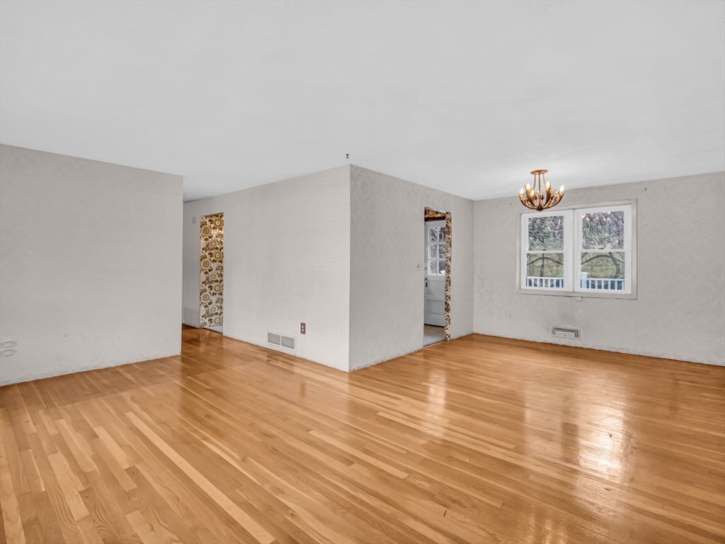11 San Mateo Dr