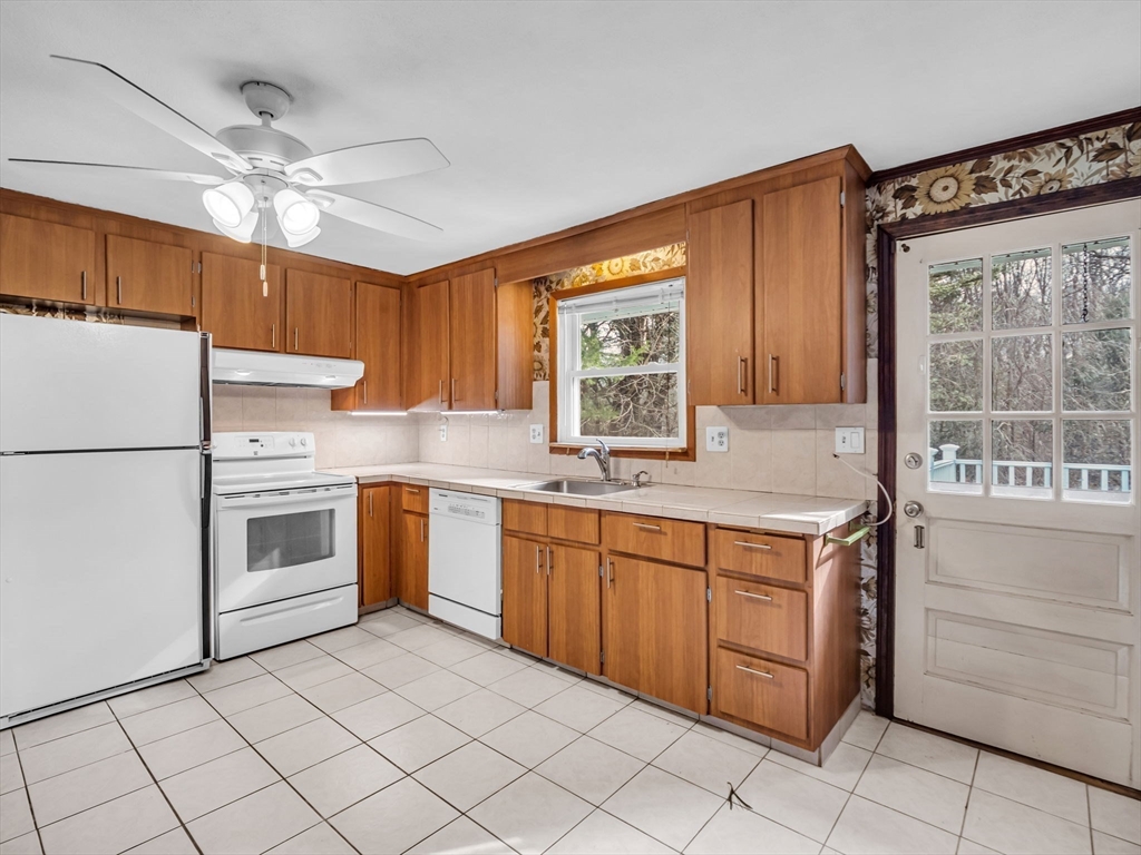 11 San Mateo Dr