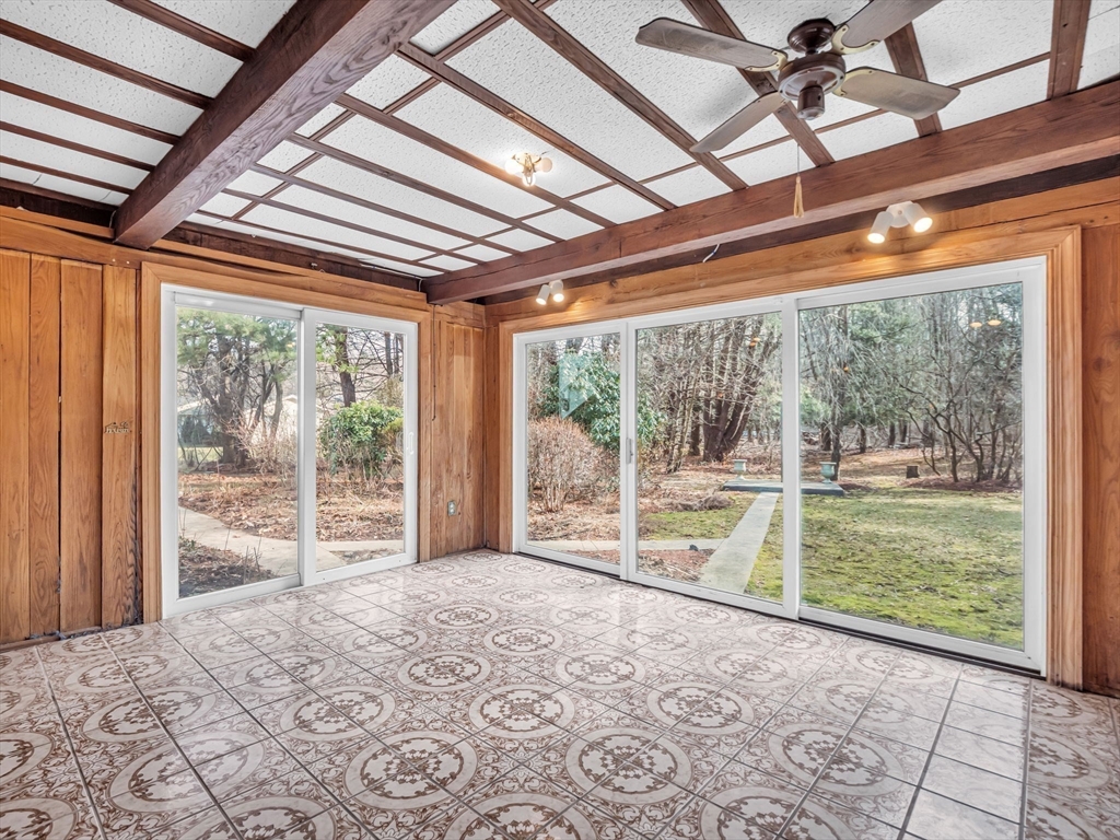 11 San Mateo Dr