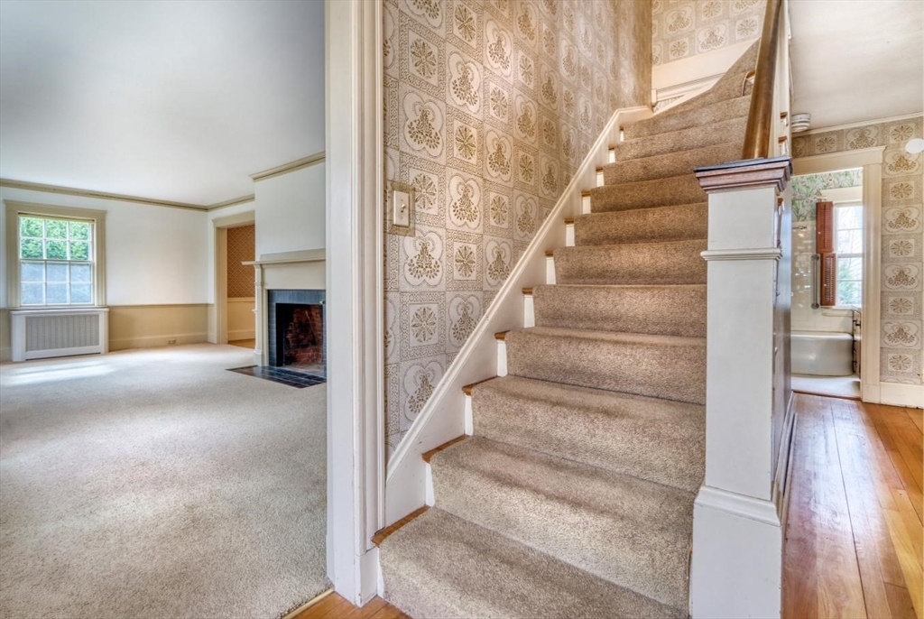 44 Cabot St