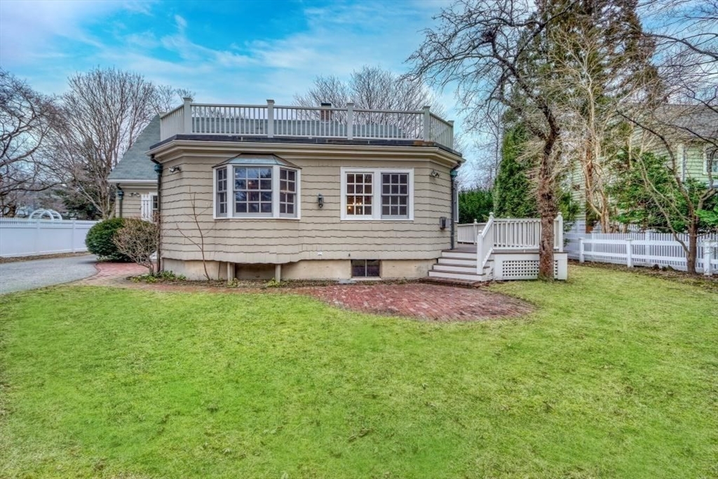 44 Cabot St