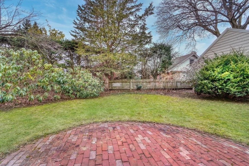 44 Cabot St