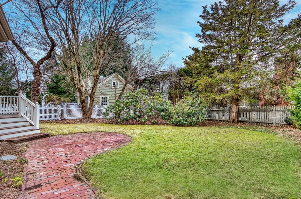 44 Cabot St