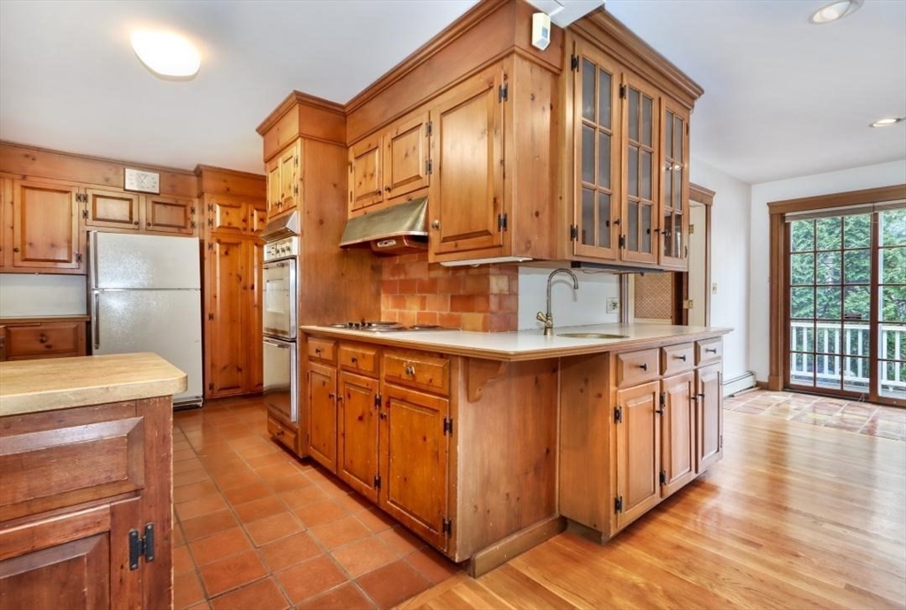 44 Cabot St