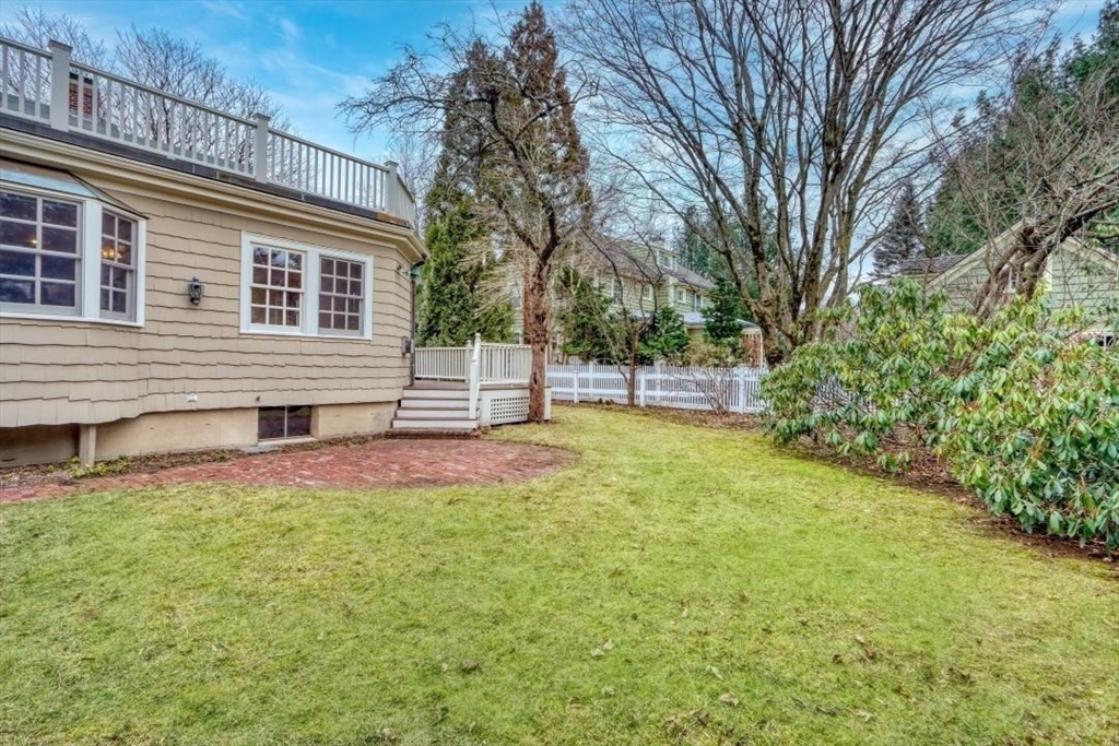 44 Cabot St