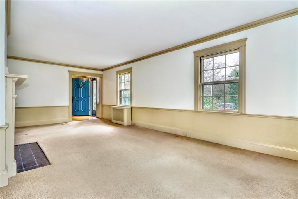 44 Cabot St