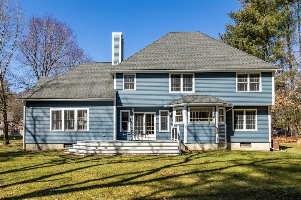 8 Woodbury Dr