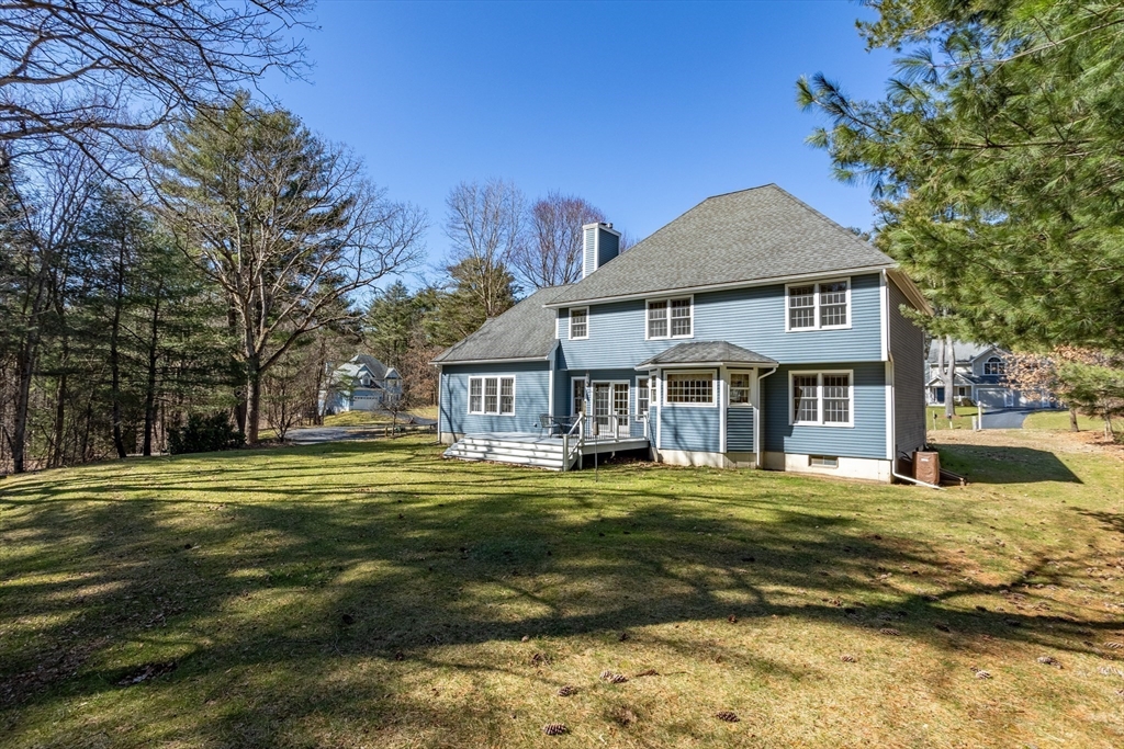 8 Woodbury Dr