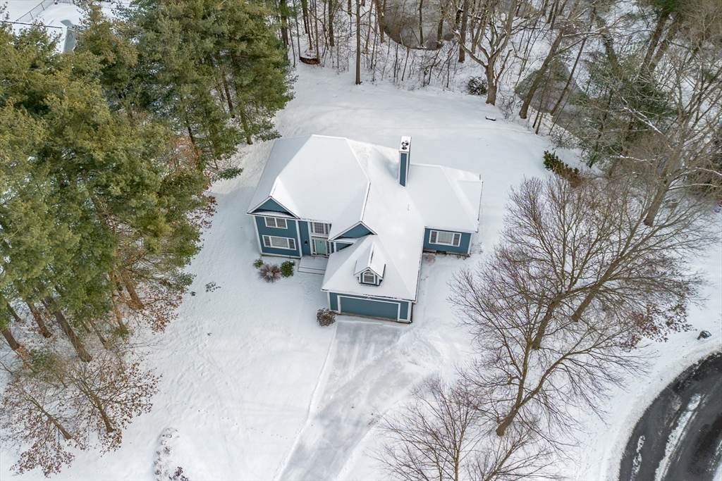 8 Woodbury Dr