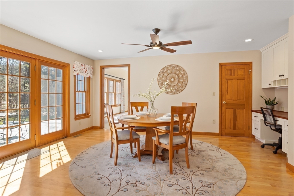 8 Woodbury Dr