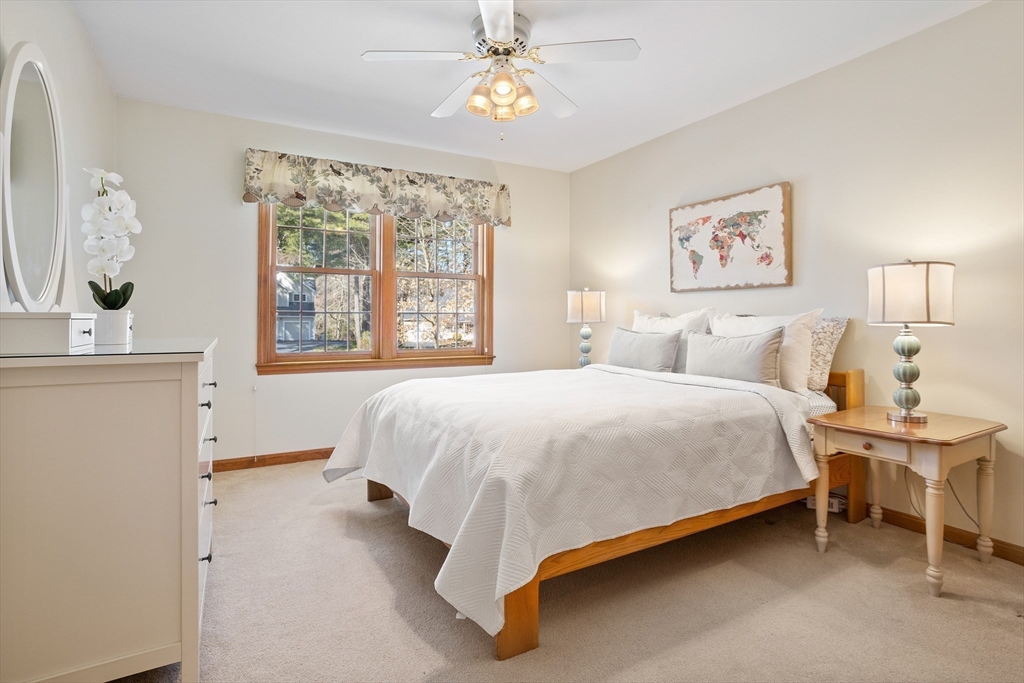 8 Woodbury Dr