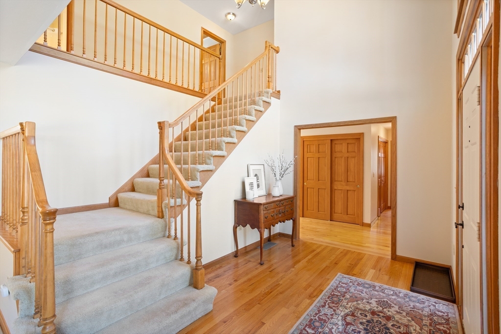 8 Woodbury Dr