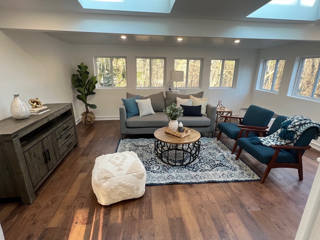 327 Old Billerica Rd