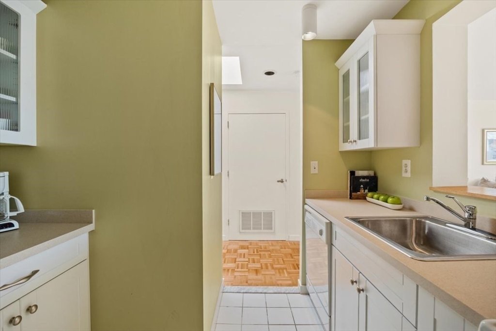 4 Canal Park Unit: 810PH