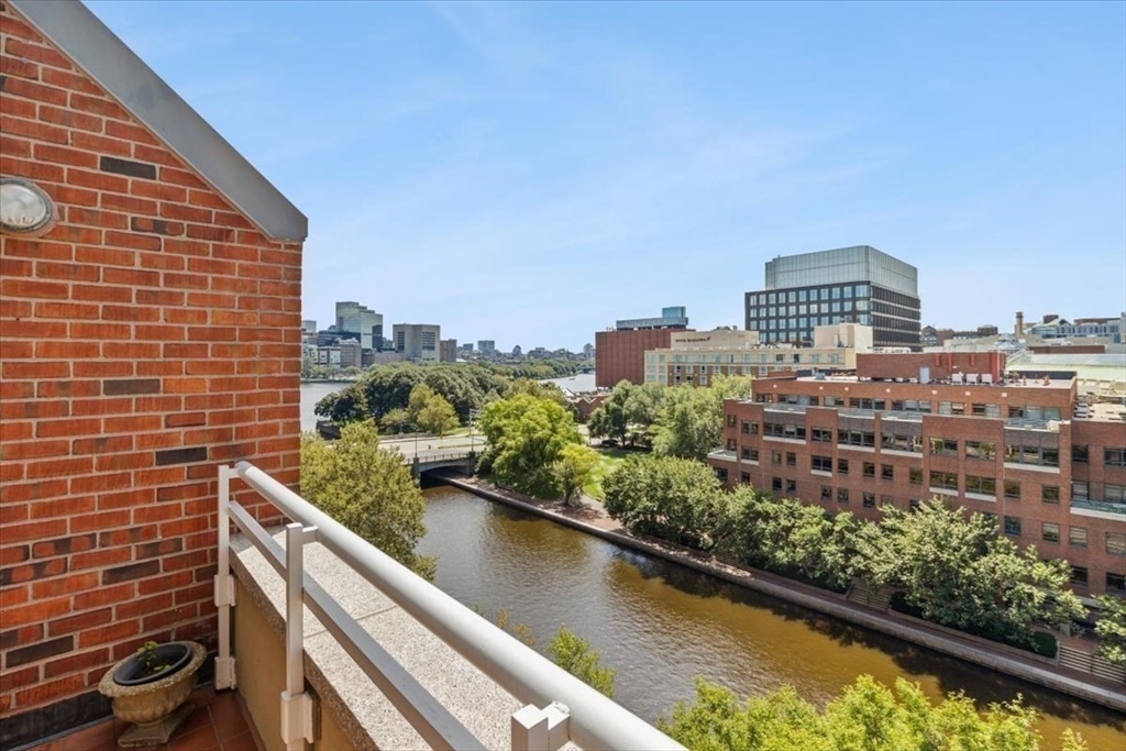 4 Canal Park Unit: 810PH